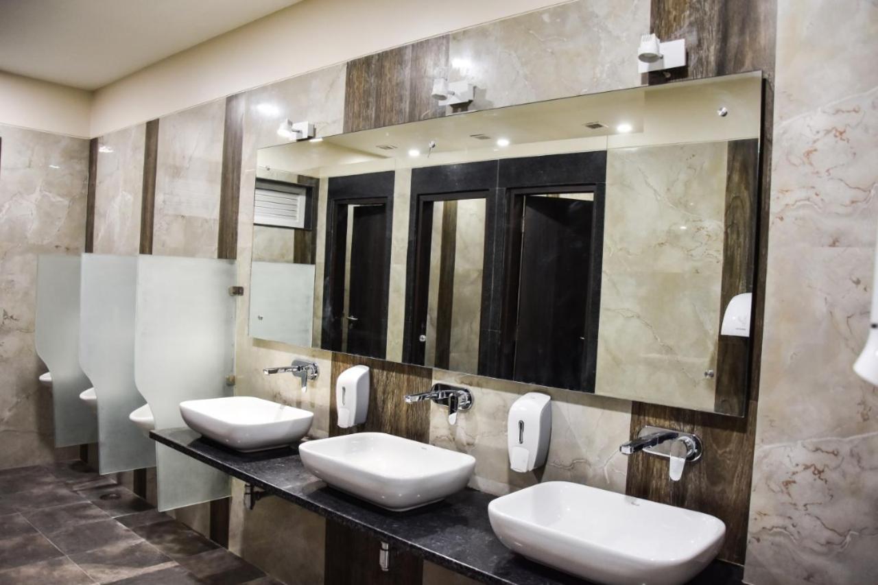 Hotel Platinum Shravasti Katra  Экстерьер фото