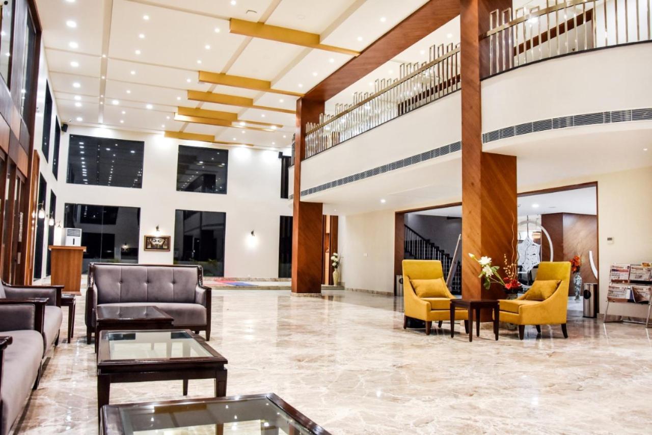 Hotel Platinum Shravasti Katra  Экстерьер фото