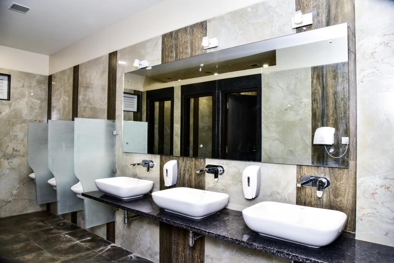 Hotel Platinum Shravasti Katra  Экстерьер фото