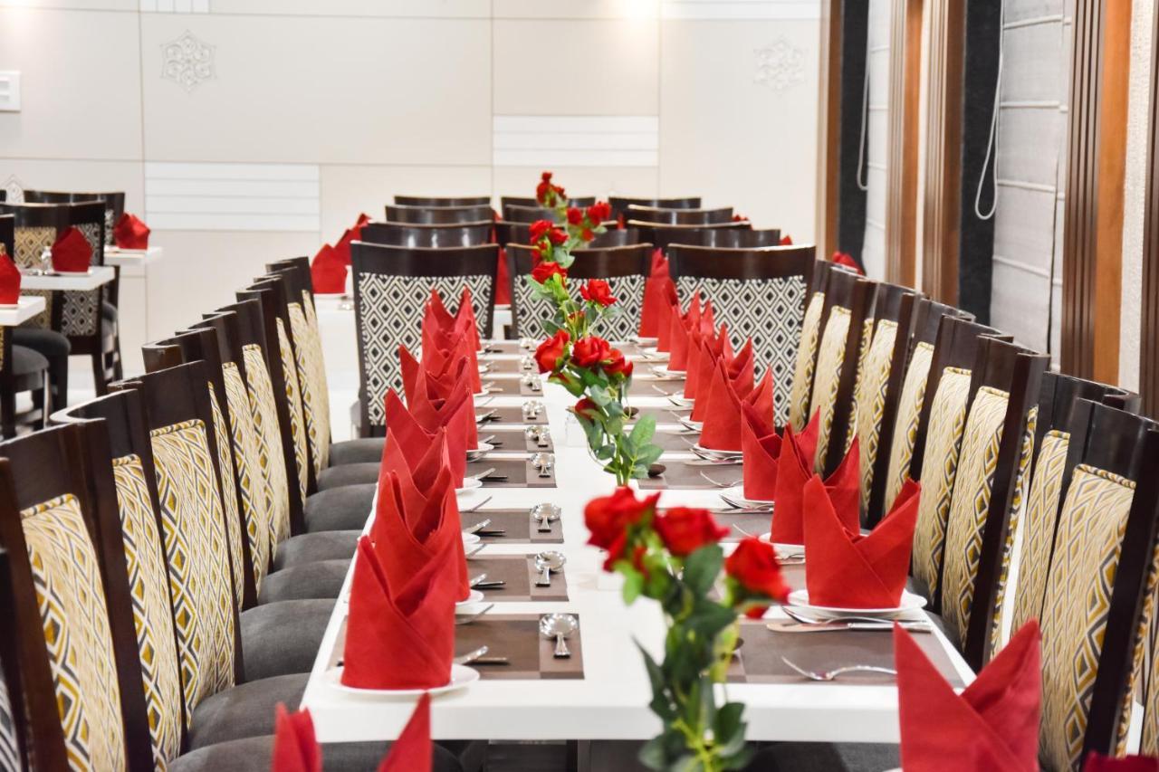 Hotel Platinum Shravasti Katra  Экстерьер фото