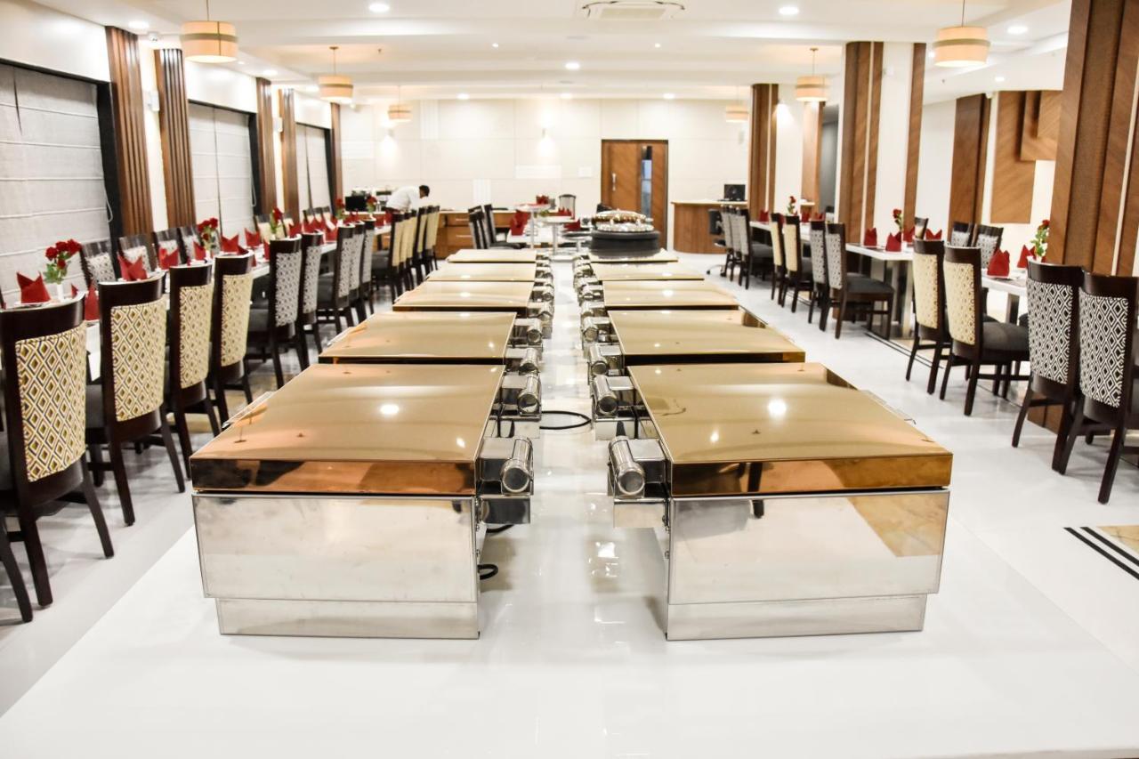 Hotel Platinum Shravasti Katra  Экстерьер фото