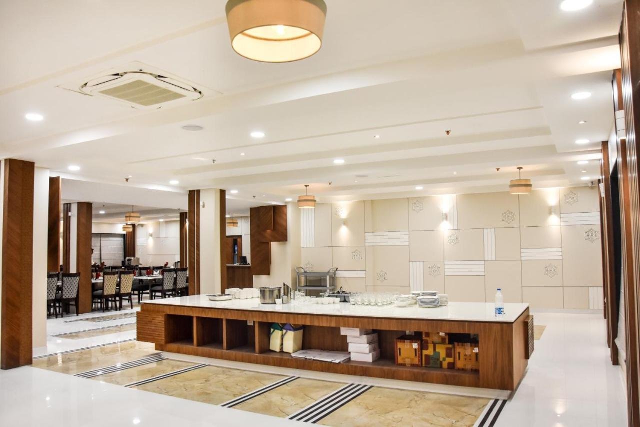Hotel Platinum Shravasti Katra  Экстерьер фото