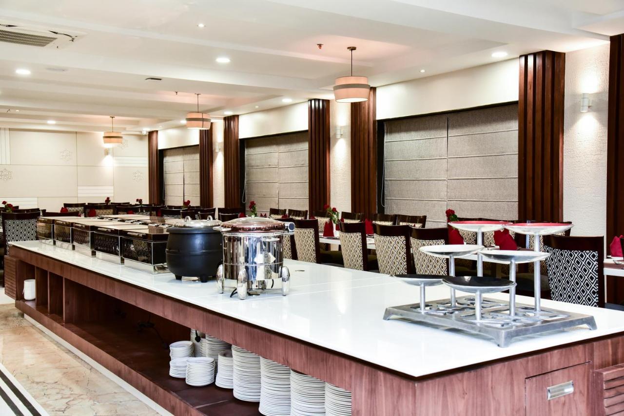 Hotel Platinum Shravasti Katra  Экстерьер фото