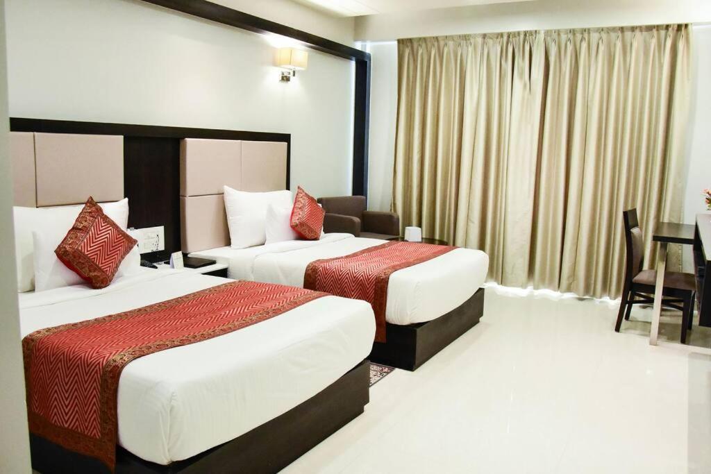 Hotel Platinum Shravasti Katra  Экстерьер фото