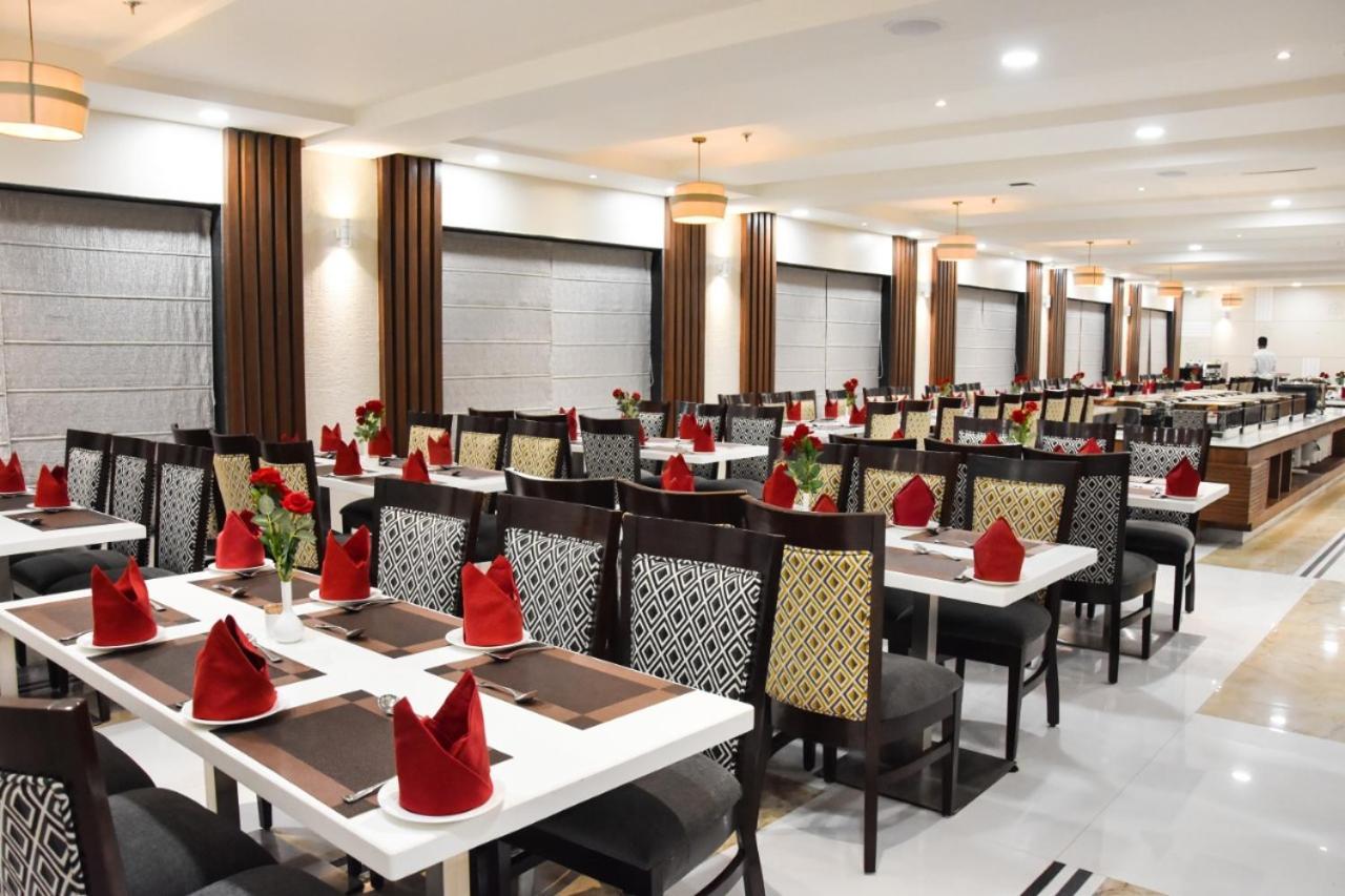 Hotel Platinum Shravasti Katra  Экстерьер фото