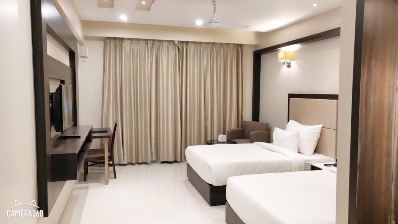 Hotel Platinum Shravasti Katra  Экстерьер фото