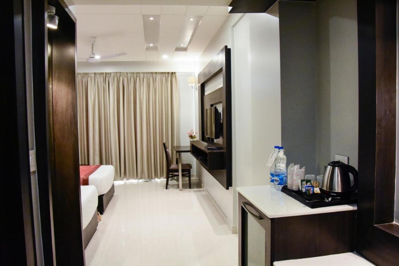 Hotel Platinum Shravasti Katra  Экстерьер фото