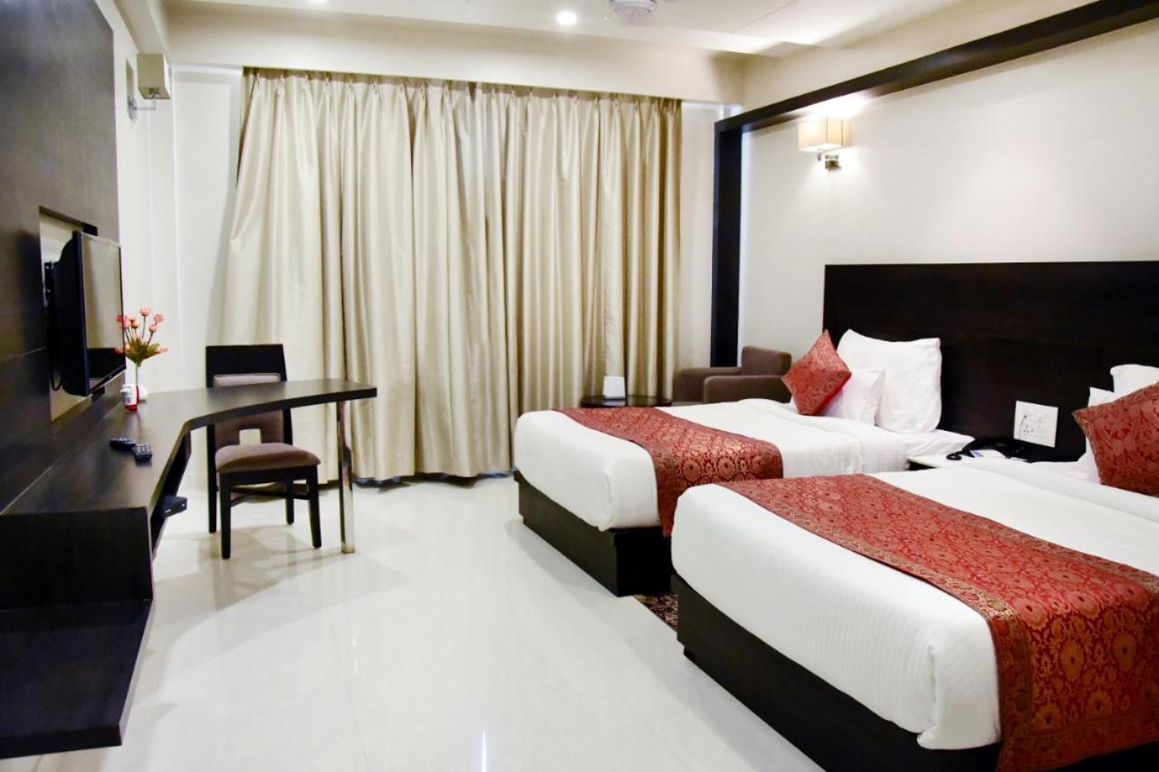Hotel Platinum Shravasti Katra  Экстерьер фото
